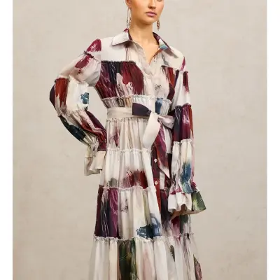 فستان رعنانا ماكسي مطبوع عليه زهور بأكمام طويلة وياقة دائرية