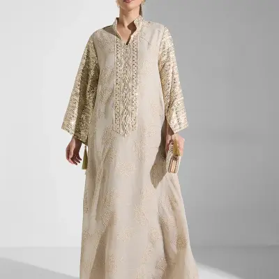 عباية مطرزة