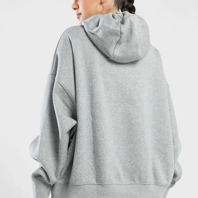 هودي رياضي بشعار الماركة